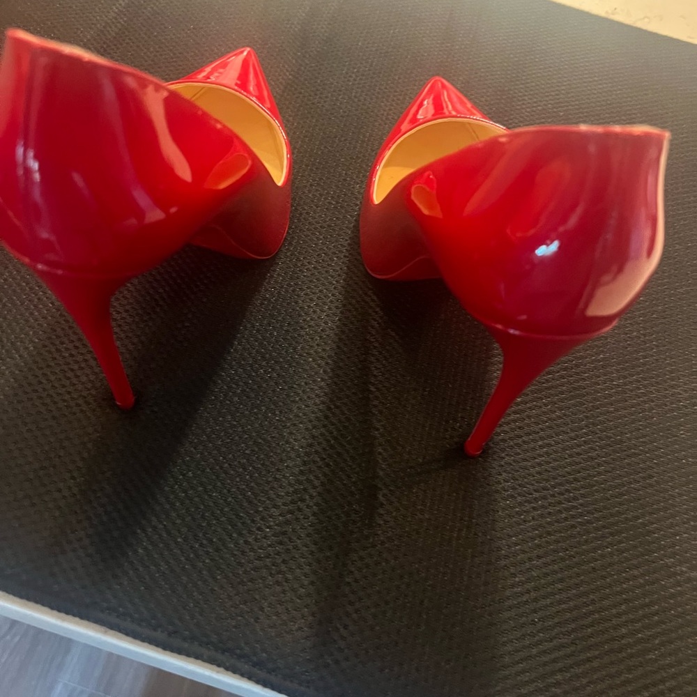 Christian Louboutin Pigalle Follies 100 Patent Red heels size 39 R251
